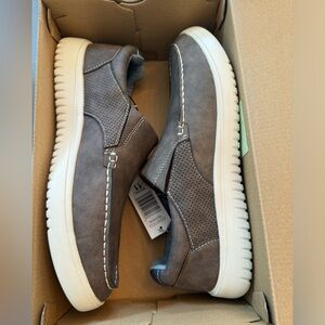 Izod size 11 slip on brown leather shoes.